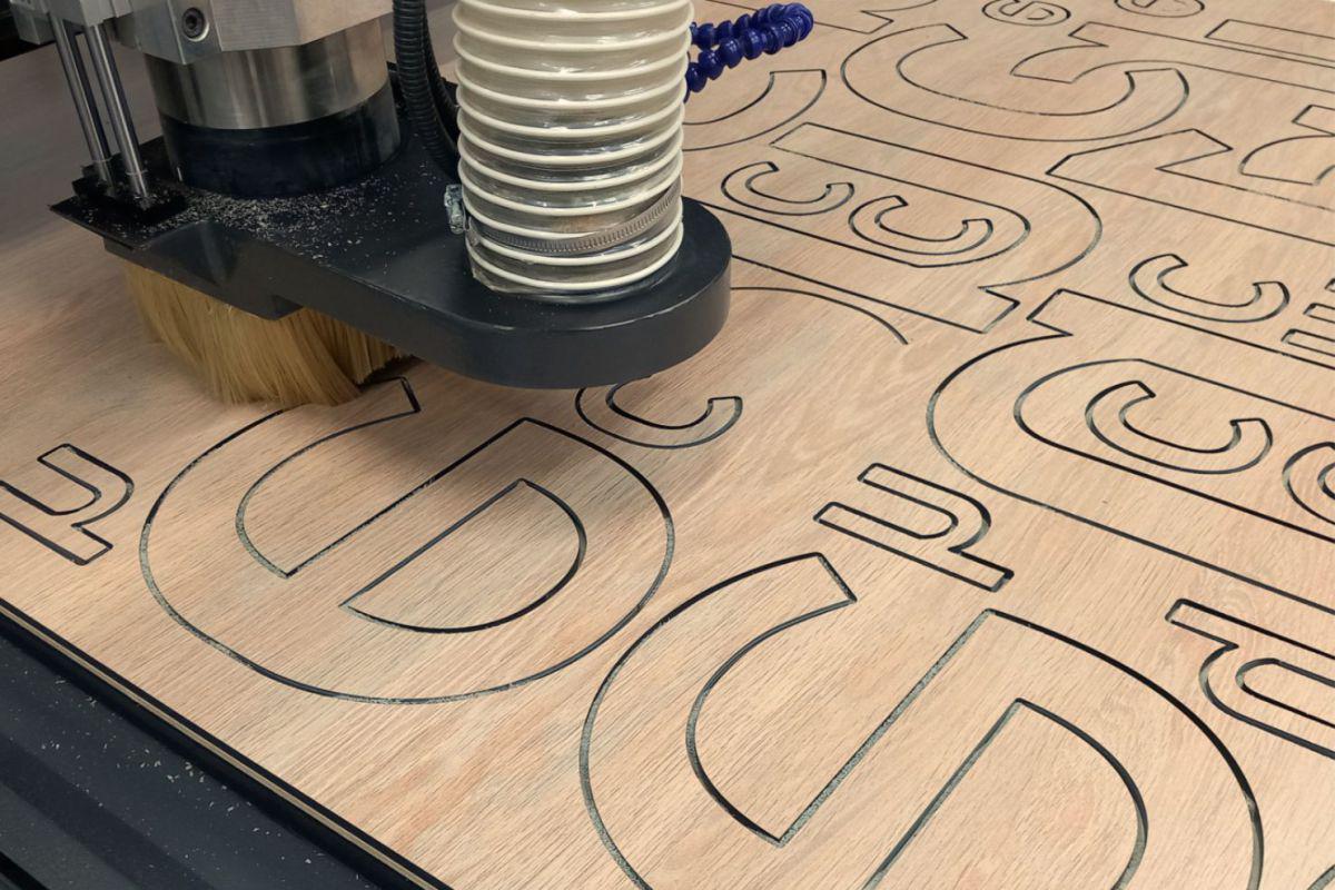 fraiseuse lettrage Zénith de Nantes Saint-herblain fraiseuse lettrage Zénith de Nantes Saint-herblain