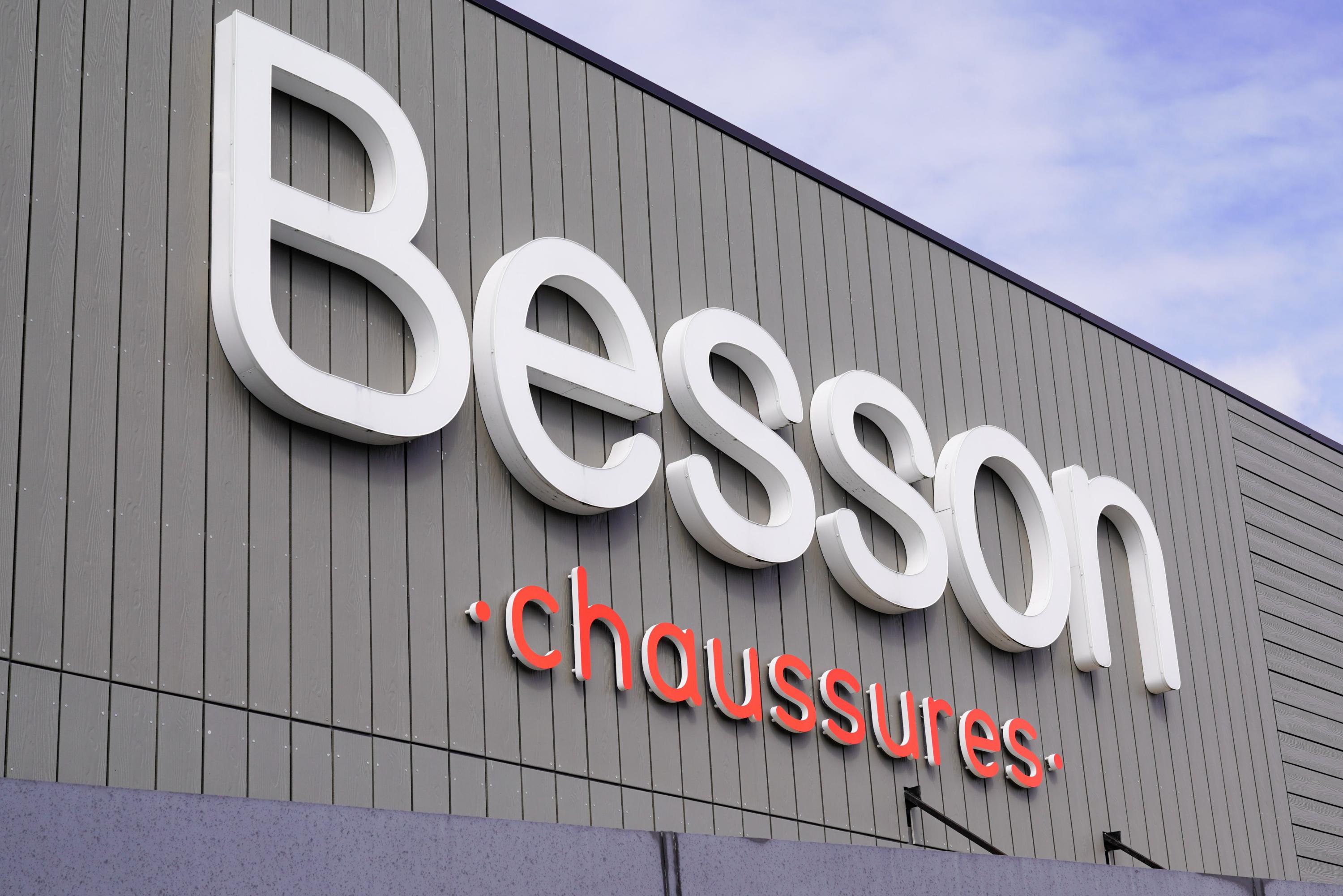 découpe de lettre en PVC expansé découpe de lettre en PVC expansé